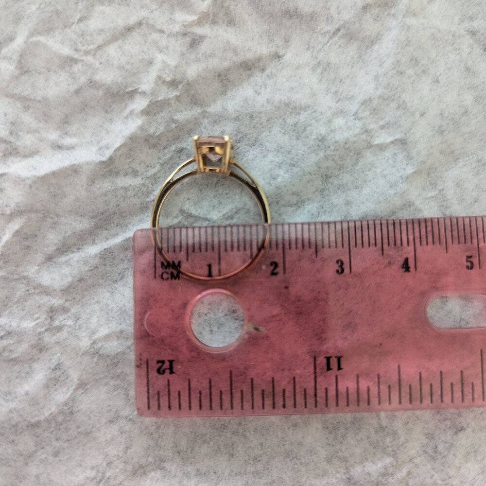 Yellow gold morganite ring